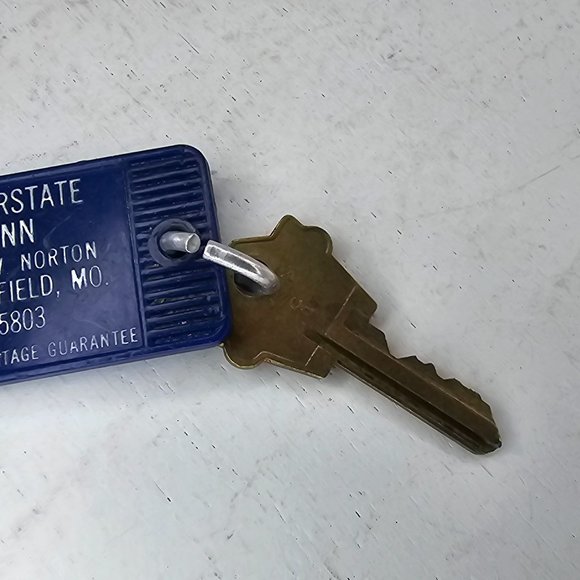 Vintage Interstate Inn Hotel Key Fob Springfield Missouri Room 104 - Picture 5 of 5